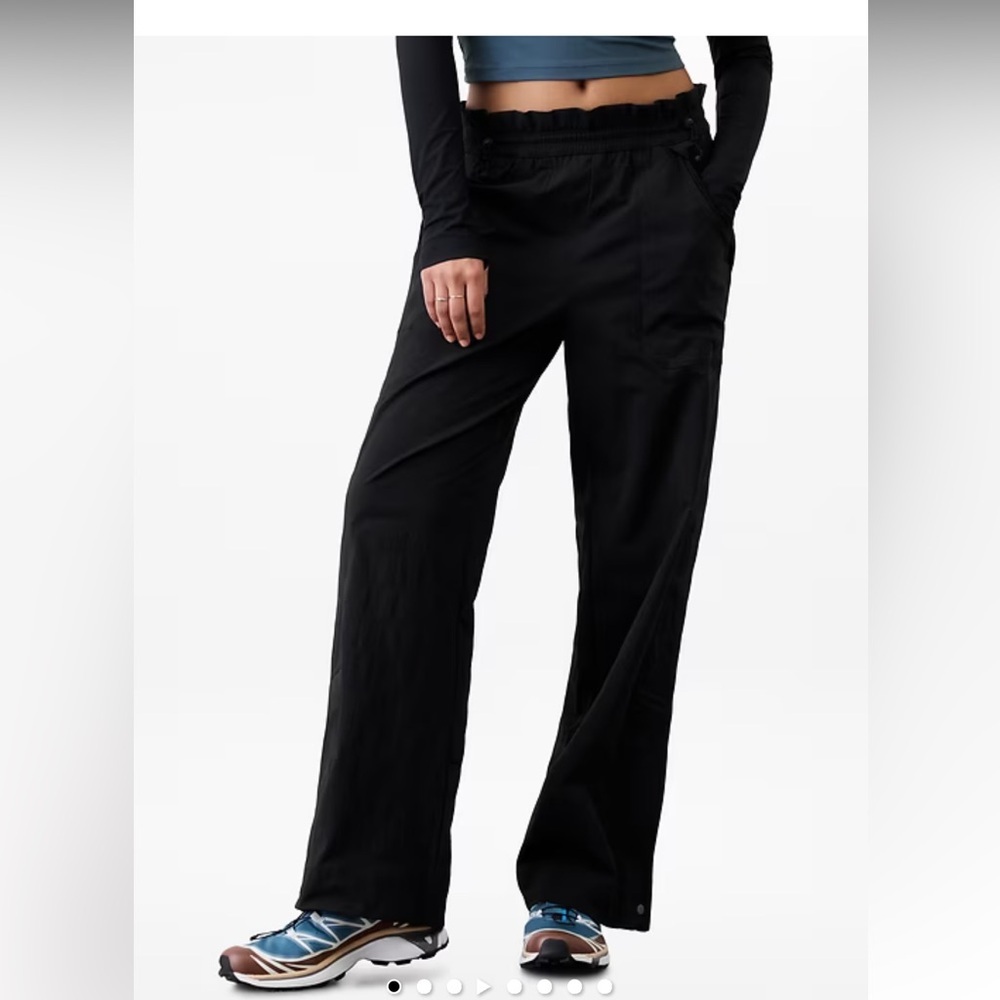 Athleta Black Trekkie High Rise Parachute Pant 16